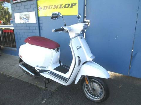 2019 Lambretta V50 Special car licence only. Beat the fuel prices!!