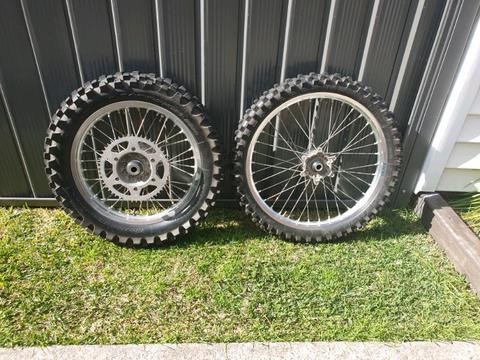 Yamaha Wr450 excel rims and tyres