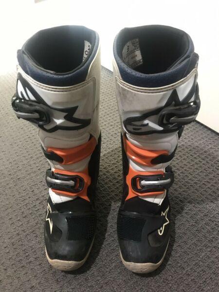 Motocross boots. Alpinestars tech 7