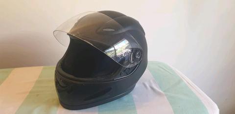 Matte black helmet - medium