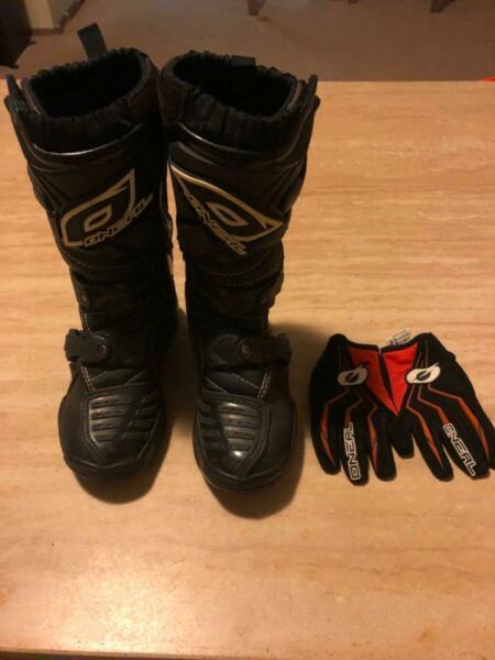 Oneal motocross children's boots and gloves