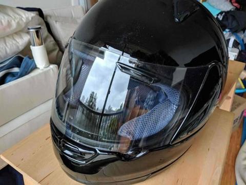 Arai Motorbike Helmet Size L(59-60CM) BLACK in great condition