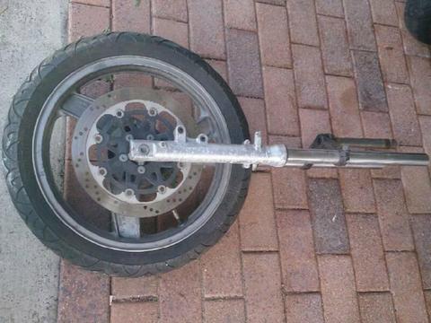 Kawasaki ZZR250 2005 front end. Mag good tyre forks. NOW $170