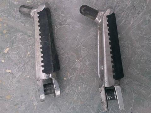 Front footpegs suit many bikes Rubber grip Hero knobs NOW $20 the PAIR