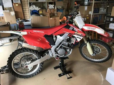 CRF250R 2010 Honda parting out complete bike minus engine