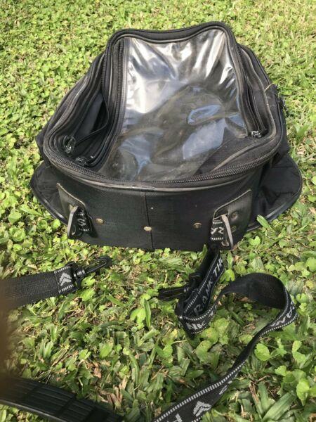 Magnetic motorbike tank bag , excellent condition