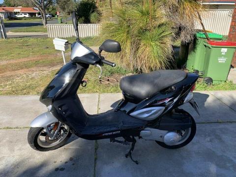 Adly Cougar 125cc scooter in good working condition