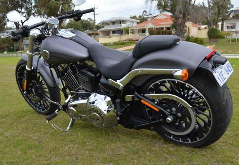2016 MY17 Harley Davidson Breakout