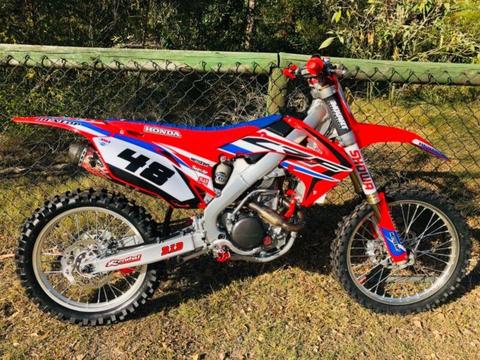 Honda CRF250R brand new condition fuel injected