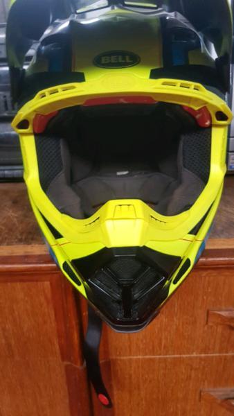 Bell moto9 flex helmet