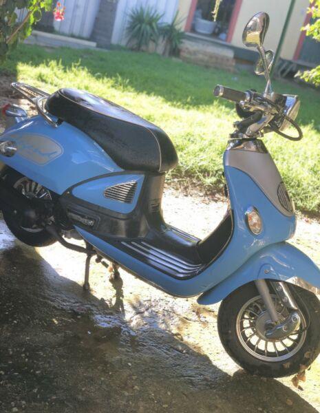 Moped 2014 Znen