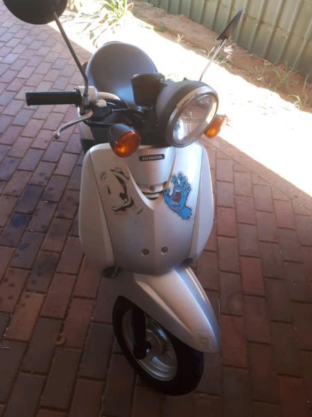 2011 honda scooter