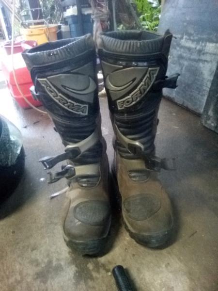 Forma moto boots