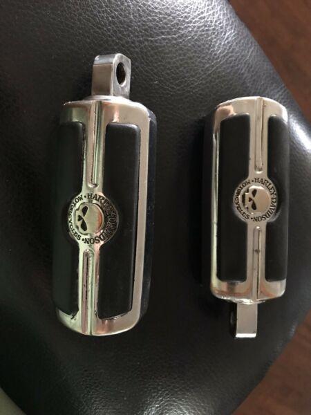 HARLEY DAVIDSON SKULL FOOT PEGS