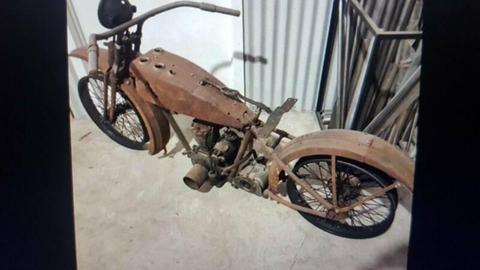 Wanted: Wanted to buy old motorbikes, frames, rustic relics, garden art