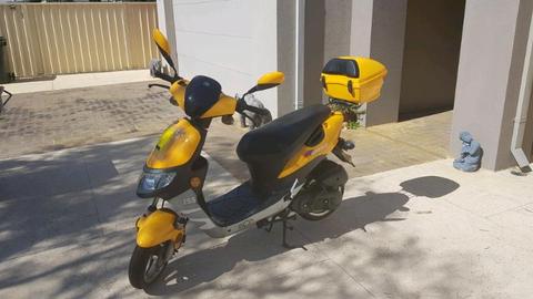 Yellow Keeway Runner Moped 50cc
