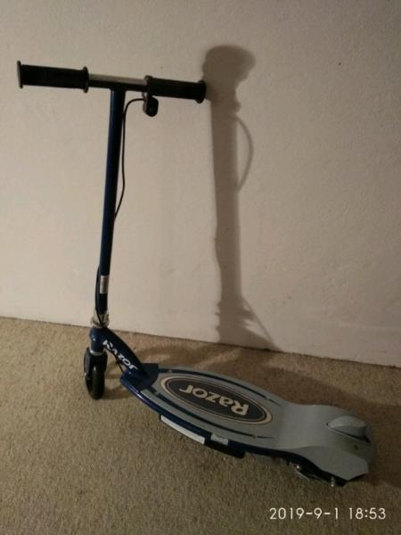 New Razor E90 blue scooter for sale,pick up only