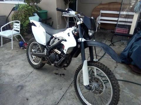 SERIOUS BUYERS ONLY PLEASE Chinese 250cc dirtbike
