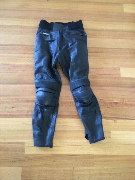 Motorbike leather pants rivet