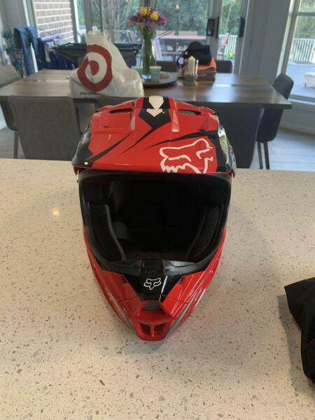 FOX V1 Dirt bike/MTB helmet & Fox Goggles