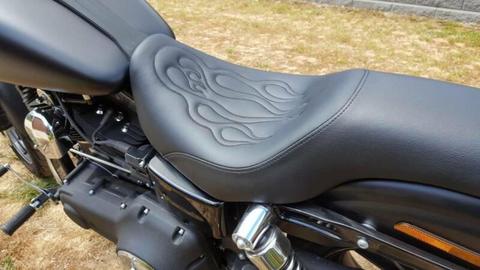 Harley Dyna leather seat Saddlemen gel insert