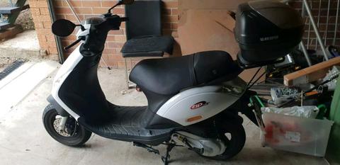 Scooter Piaggio Zip50 T4, LOW KM's