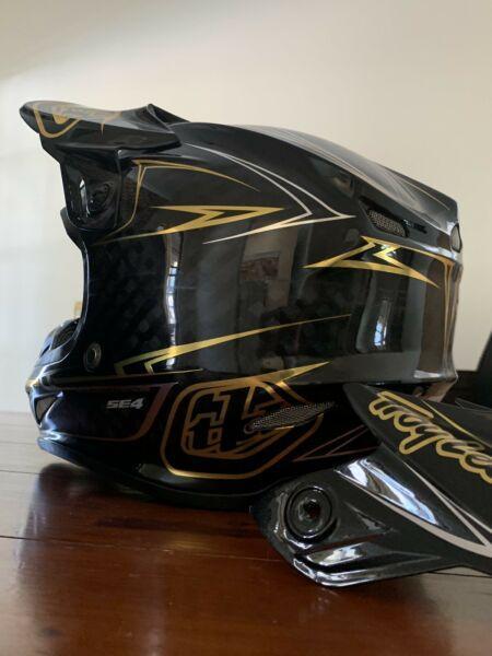 Carbon Troy Lee Designs SE4 helmet