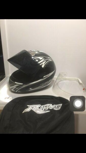 RJays Apex motorcycle helmet with tinted visor, motorbike , motor bike
