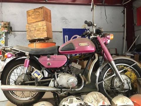 Vintage Classic Yamaha Motorcycle 1968 CS2-180 Twin Cylinder 2 Stroke