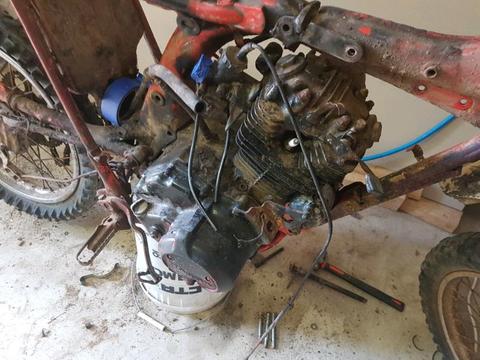 Old school Honda engine 250