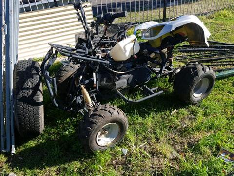 Quad bikes 2 off for parts or can fix it