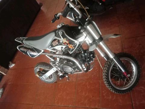 125 cc motorbike