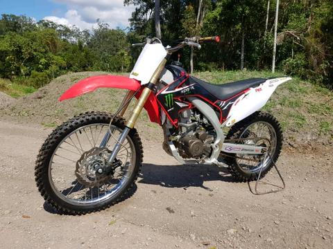 MX 250 dirt bike