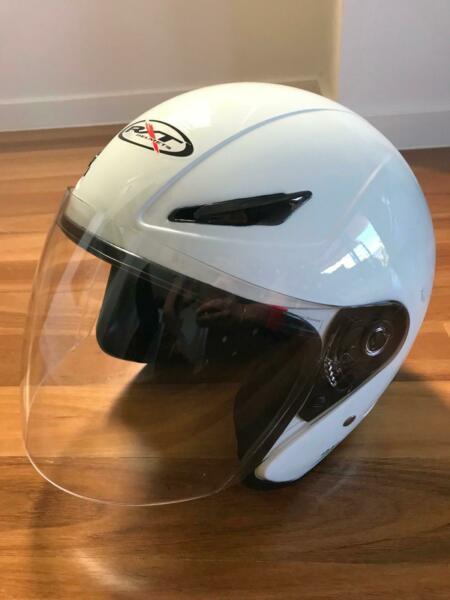 RXT Metro Medium White Motorbike/Scooter Helmet