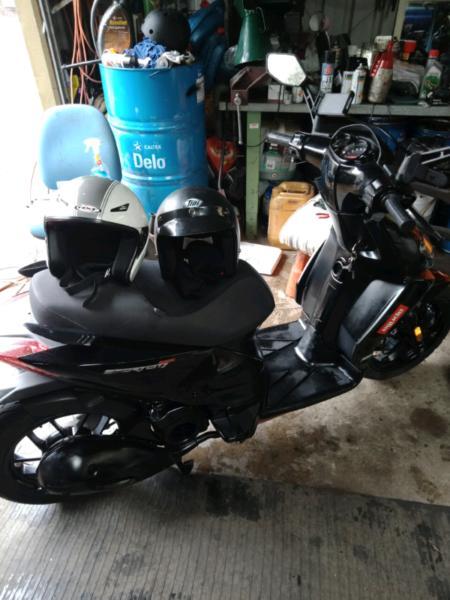 Black scooter 125cc !!!!!!=