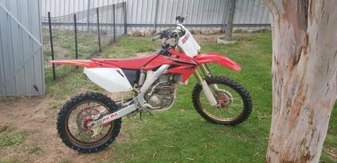 Crf 250 and a tinny