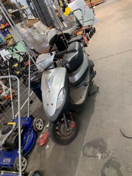 125cc scooter