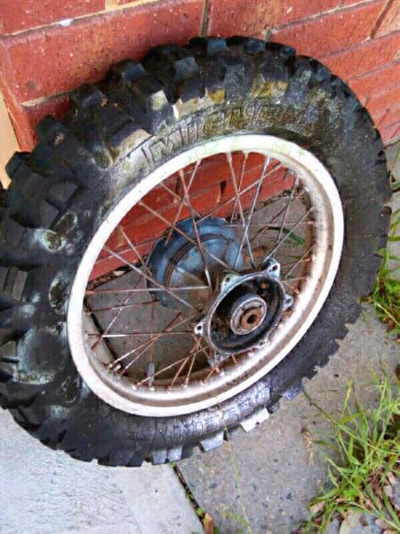 Vintage 17in mx rear wheel free to pick up