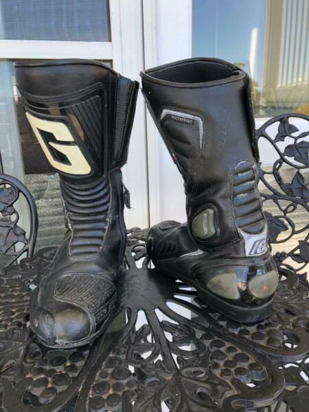 motorcycle boots gaerne good condition