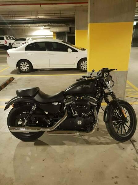 Harley Davidson 883 iron - 2011