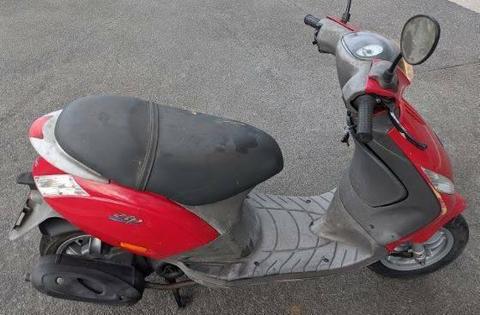 Piaggio ZIP 4T Scooter Moped