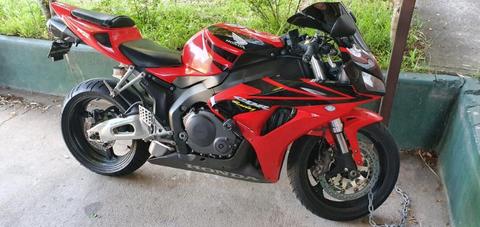 Honda CBR1000RR 2006 Model