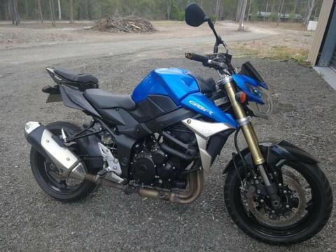 Suzuki GSR750