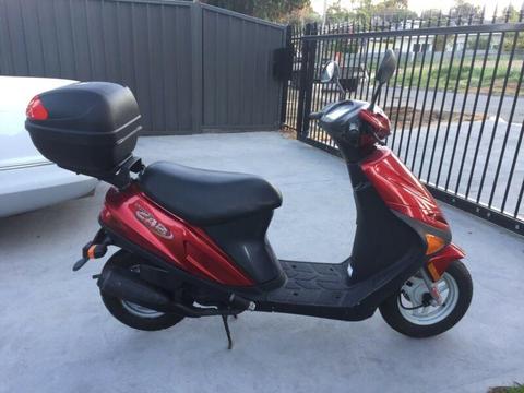 Hyosung 50cc Scooter (only 2980 kms!)
