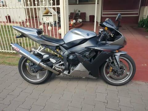 R1 YZF YAMAHA. Excellent condition 2002