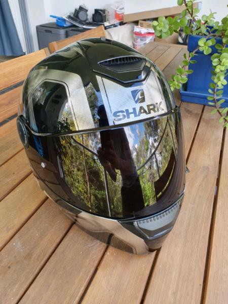 Shark Skawl Motorcyclycle Helmet, Medium