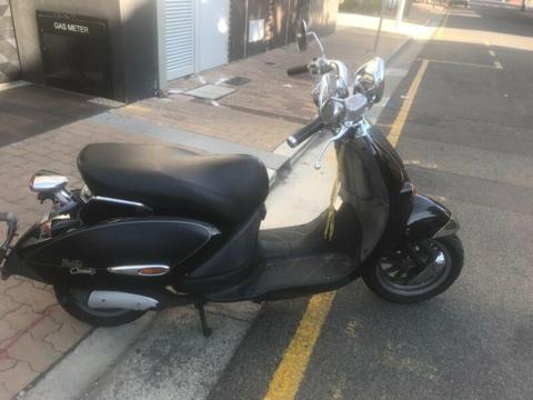 Aprilia Mojito Cutom scooter 50cc