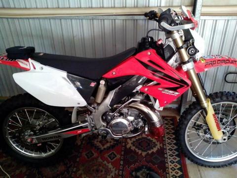 (HONDA CR 250 R7 LIKE NEW)(BEST IN COUNTRY)