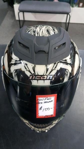 Iicon full face motorbike helmet