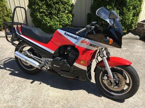 Kawasaki GPZ900 for sale